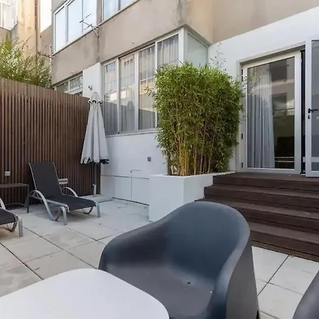 Bright T2 With 35 M2 Terrace, 2bed And 2bath And Fast Internet! *