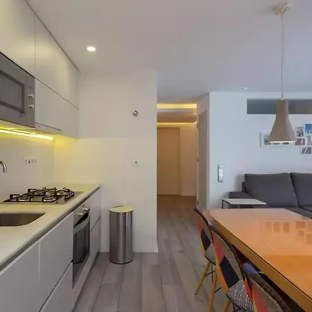 Bright T2 With 35 M2 Terrace, 2bed And 2bath And Fast Internet! Apartament *