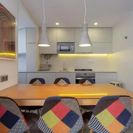 Apartament Bright T2 With 35 M2 Terrace, 2bed And 2bath And Fast Internet! *